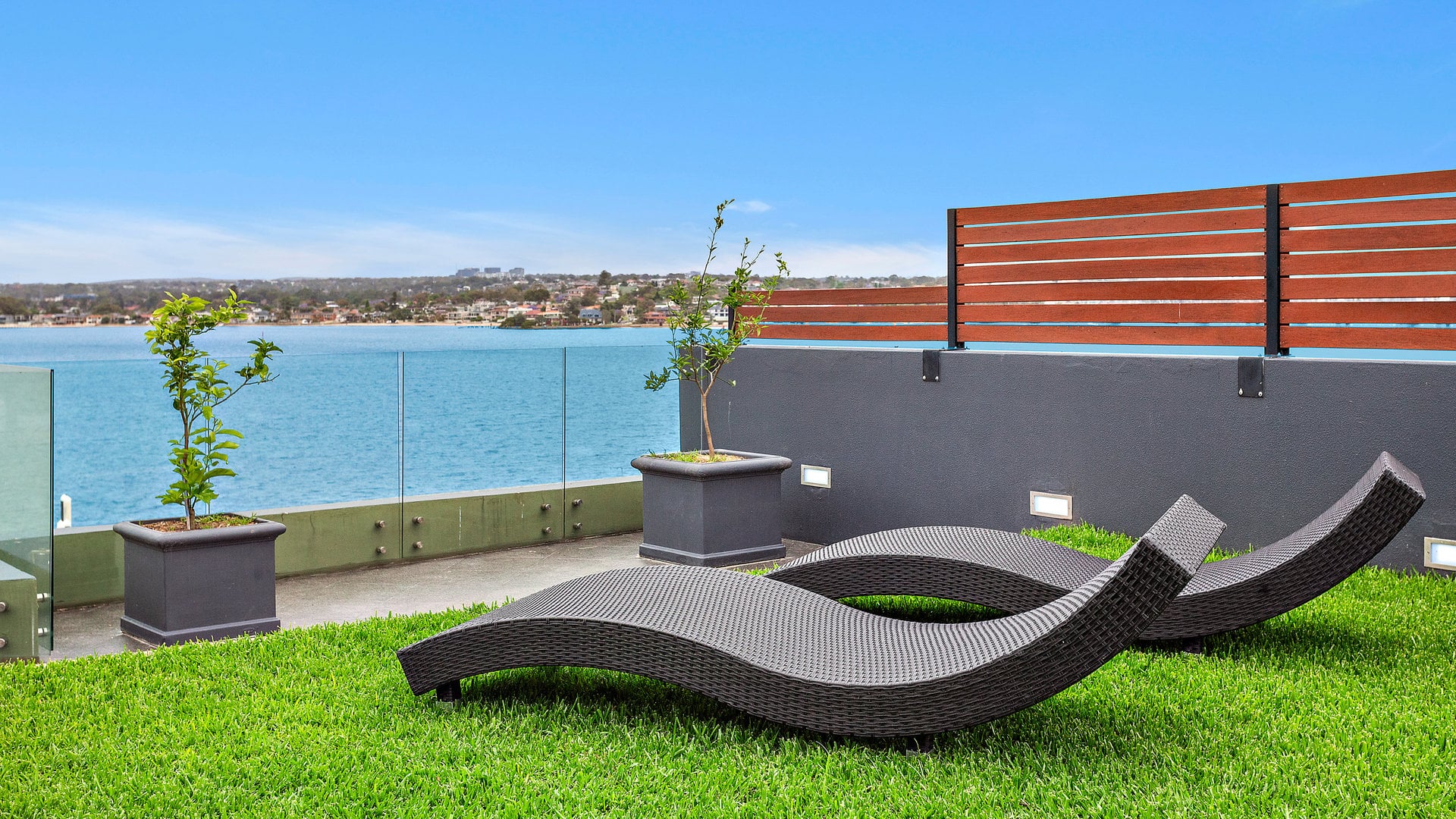 outdoor pool reclining furniture